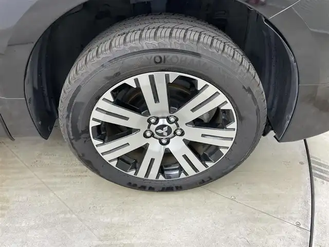 三菱 デリカＤ：５ P 岡山県 2019(令1)年 5.5万km ダイヤモンドブラックマイカ 純正10.1インチナビ /（CD/DVD/BT/フルセグ）/衝突軽減ブレーキ /両側電動スライド /全方位カメラ/レーダークルーズコントロール /ビルトインETC/シートヒーター/LEDヘッドライト /ドライブレコーダー/電動リアゲート/オートハイビーム/プッシュスタート/USB接続/スマートキー/パドルシフト/純正フロアマット/純正アルミホイール