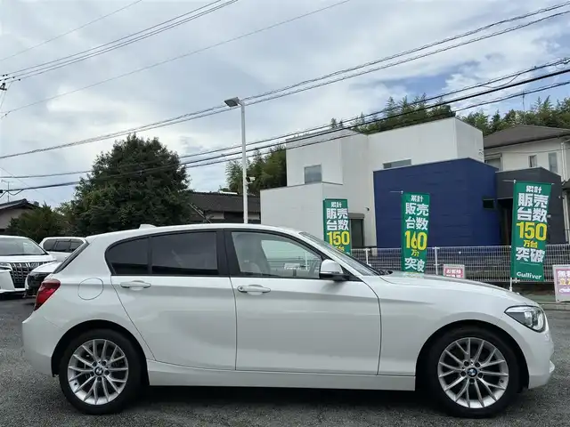 ＢＭＷ １１６ｉ ファッショニスタ 熊本県 2013(平25)年 2.1万km アルピンホワイトⅢ 純正メーカーナビ/バックカメラ/衝突被害軽減システム/レーンキープアシスト/レザーシート/前席シートヒーター/オートHIDヘッドライト/純正17インチAW/プッシュスタート/スマートキー/コーナーセンサー/革巻きステアリング/ステアリングスイッチ/アイドリングストップ/横滑り防止機能/ABS/盗難防止装置/取扱説明書