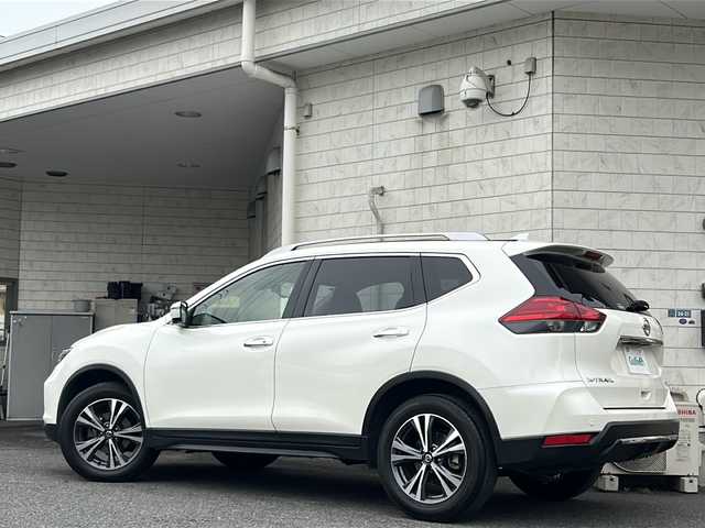 日産 エクストレイル 20Xi 神奈川県 2019(平31)年 5.8万km ブリリアントホワイトパール 4WD/ワンオーナー/純正ナビ(CD/DVD/SD/AUX/USB/BT/フルセグTV)/全方位カメラ/プロパイロット/エマージェンシーブレーキ/車線逸脱警告/クリアランスソナー/レーダークルーズコントロール/カプロンシート/全席シートヒーター/ミラーヒーター/ETC/前方ドライブレコーダー/パワーバックドア/ルーフレール/デジタルインナーミラー/ISOFIX/社外AW付冬タイヤ積込/スペアキー×1/保証書/取扱説明書