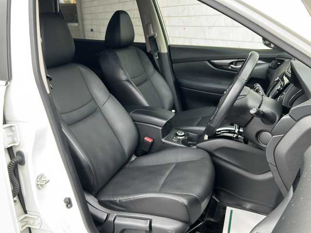 日産 エクストレイル 20Xi 神奈川県 2019(平31)年 5.8万km ブリリアントホワイトパール 4WD/ワンオーナー/純正ナビ(CD/DVD/SD/AUX/USB/BT/フルセグTV)/全方位カメラ/プロパイロット/エマージェンシーブレーキ/車線逸脱警告/クリアランスソナー/レーダークルーズコントロール/カプロンシート/全席シートヒーター/ミラーヒーター/ETC/前方ドライブレコーダー/パワーバックドア/ルーフレール/デジタルインナーミラー/ISOFIX/社外AW付冬タイヤ積込/スペアキー×1/保証書/取扱説明書