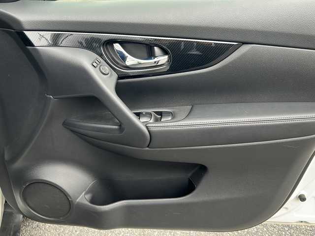 日産 エクストレイル 20Xi 神奈川県 2019(平31)年 5.8万km ブリリアントホワイトパール 4WD/ワンオーナー/純正ナビ(CD/DVD/SD/AUX/USB/BT/フルセグTV)/全方位カメラ/プロパイロット/エマージェンシーブレーキ/車線逸脱警告/クリアランスソナー/レーダークルーズコントロール/カプロンシート/全席シートヒーター/ミラーヒーター/ETC/前方ドライブレコーダー/パワーバックドア/ルーフレール/デジタルインナーミラー/ISOFIX/社外AW付冬タイヤ積込/スペアキー×1/保証書/取扱説明書