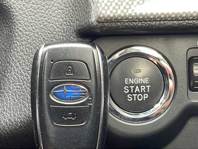 スバル レヴォーグ 1．6GT－S アイサイト 青森県 2014(平26)年 7.1万km クリスタルホワイトP ・衝突軽減ブレーキ/・レーダークルーズコントロール/・レーンキープアシスト/・社外ナビ/・バックカメラ/・Bluetooth/・フルセグTV/・ドライブレコーダー/・エンジンスターター/・パドルシフト/・シートヒーター/・純正18AW/・純正フォグ/・LEDヘッドライト/・ETC