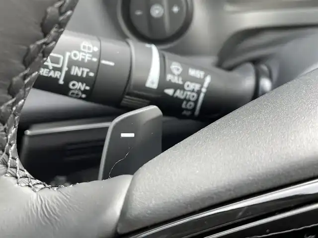 ホンダ ヴェゼル ハイブリッド e:HEV Z 新潟県 2025(令7)年 0.1千km プラチナホワイトパール ワンオーナー/４WD/純正9インチナビ/(AM/FM/BT/フルセグ)/バックカメラ/ETC2.0/衝突軽減/BSM/パワーバックドア/アダプティブクルーズコントロール/アイドリングストップ/置くだけ充電/コーナーセンサー/ハーフレザーシート/シートヒーター/革巻きステアリング/ステアリングスイッチ/ハンドルヒーター/パドルシフト/AUTOライト/LEDヘッドライト/フォグランプ/横滑り防止/プッシュスタート/スマートキー