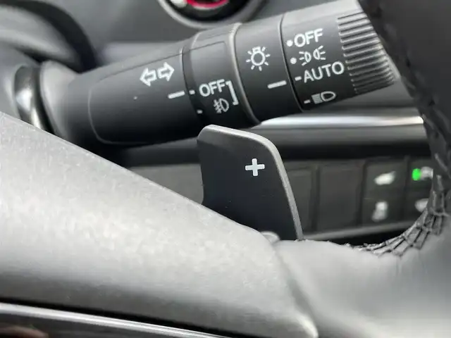 ホンダ ヴェゼル ハイブリッド e:HEV Z 新潟県 2025(令7)年 0.1千km プラチナホワイトパール ワンオーナー/４WD/純正9インチナビ/(AM/FM/BT/フルセグ)/バックカメラ/ETC2.0/衝突軽減/BSM/パワーバックドア/アダプティブクルーズコントロール/アイドリングストップ/置くだけ充電/コーナーセンサー/ハーフレザーシート/シートヒーター/革巻きステアリング/ステアリングスイッチ/ハンドルヒーター/パドルシフト/AUTOライト/LEDヘッドライト/フォグランプ/横滑り防止/プッシュスタート/スマートキー