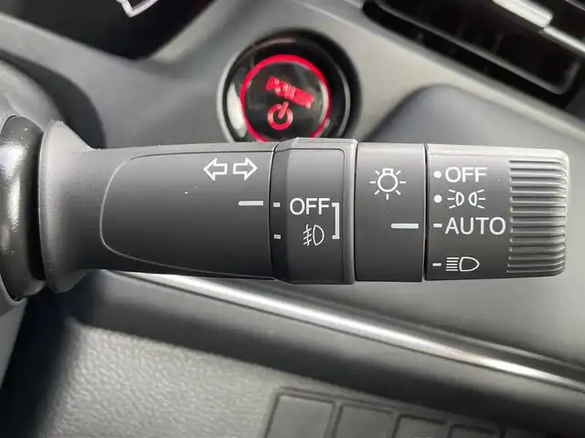 ホンダ ヴェゼル ハイブリッド e:HEV Z 新潟県 2025(令7)年 0.1千km プラチナホワイトパール ワンオーナー/４WD/純正9インチナビ/(AM/FM/BT/フルセグ)/バックカメラ/ETC2.0/衝突軽減/BSM/パワーバックドア/アダプティブクルーズコントロール/アイドリングストップ/置くだけ充電/コーナーセンサー/ハーフレザーシート/シートヒーター/革巻きステアリング/ステアリングスイッチ/ハンドルヒーター/パドルシフト/AUTOライト/LEDヘッドライト/フォグランプ/横滑り防止/プッシュスタート/スマートキー
