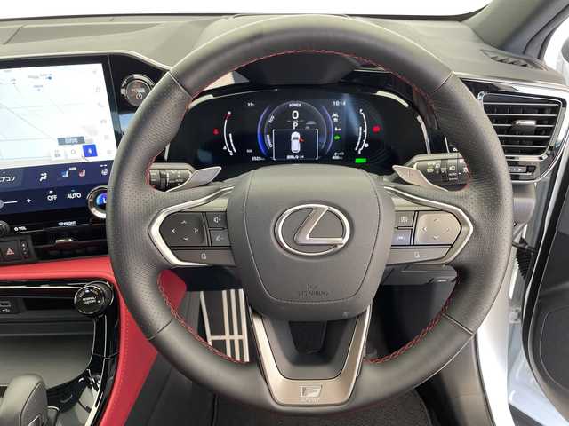 レクサス ＮＸ 350h Fスポーツ 愛知県 2023(令5)年 0.6万km ホワイトノーヴァガラスフレーク 純正14型ディズプレイオーディオナビ/サンルーフ三眼LEDヘッドライト/全方位カメラ/レーダークルーズコントロール/シートヒーター/エアシート/バックカメラ/電動リアゲート/パワーシート/ヘッドアップディスプレイ/コーナーセンサー/純正アルミホイール/ブラインドスポットモニター/ETC2.0/パドルシフト/ステアリングヒーター/インテリジェントミラー/オートマチックハイビーム/ドライブレコーダー/衝突軽減システム/フルセグ/Bluetooth/ステアリングスイッチ/スマートキー/プッシュスタート