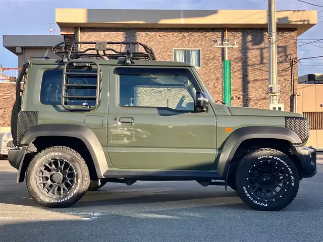 スズキ ジムニー シエラ JC 静岡県 2022(令4)年 6.7万km ジャングルグリーン 純正ディスプレイオーデイオ(CD/DVD/BT)/ドライブレコーダー360°/ETC/4WD/D席N席シートヒーター/エンジンスタートボタン/パワーステアリング/パワーウィンドウ/アイドリングストップ/スマートキー/オートエアコン/クルーズコントロール/USB入力端子/純正フロアマット/布シート/背面タイヤ/社外16インチアルミホイール/純正アルミホイール(サマータイヤ)車載/ABS/横滑り防止装置/レーンキープアシスト/盗難防止装置/オートライト/オートマチックハイビーム/ダウンヒルアシストコントロール/LEDヘッドライト/W+サイドエアバッグ/衝突軽減システム