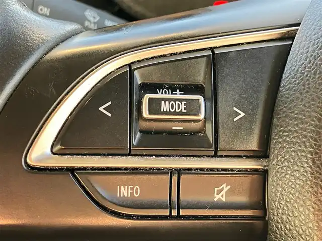 スズキ ジムニー シエラ JC 静岡県 2022(令4)年 6.7万km ジャングルグリーン 純正ディスプレイオーデイオ(CD/DVD/BT)/ドライブレコーダー360°/ETC/4WD/D席N席シートヒーター/エンジンスタートボタン/パワーステアリング/パワーウィンドウ/アイドリングストップ/スマートキー/オートエアコン/クルーズコントロール/USB入力端子/純正フロアマット/布シート/背面タイヤ/社外16インチアルミホイール/純正アルミホイール(サマータイヤ)車載/ABS/横滑り防止装置/レーンキープアシスト/盗難防止装置/オートライト/オートマチックハイビーム/ダウンヒルアシストコントロール/LEDヘッドライト/W+サイドエアバッグ/衝突軽減システム