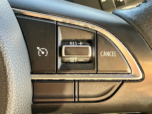 スズキ ジムニー シエラ JC 静岡県 2022(令4)年 6.7万km ジャングルグリーン 純正ディスプレイオーデイオ(CD/DVD/BT)/ドライブレコーダー360°/ETC/4WD/D席N席シートヒーター/エンジンスタートボタン/パワーステアリング/パワーウィンドウ/アイドリングストップ/スマートキー/オートエアコン/クルーズコントロール/USB入力端子/純正フロアマット/布シート/背面タイヤ/社外16インチアルミホイール/純正アルミホイール(サマータイヤ)車載/ABS/横滑り防止装置/レーンキープアシスト/盗難防止装置/オートライト/オートマチックハイビーム/ダウンヒルアシストコントロール/LEDヘッドライト/W+サイドエアバッグ/衝突軽減システム