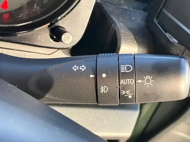 スズキ ジムニー シエラ JC 静岡県 2022(令4)年 6.7万km ジャングルグリーン 純正ディスプレイオーデイオ(CD/DVD/BT)/ドライブレコーダー360°/ETC/4WD/D席N席シートヒーター/エンジンスタートボタン/パワーステアリング/パワーウィンドウ/アイドリングストップ/スマートキー/オートエアコン/クルーズコントロール/USB入力端子/純正フロアマット/布シート/背面タイヤ/社外16インチアルミホイール/純正アルミホイール(サマータイヤ)車載/ABS/横滑り防止装置/レーンキープアシスト/盗難防止装置/オートライト/オートマチックハイビーム/ダウンヒルアシストコントロール/LEDヘッドライト/W+サイドエアバッグ/衝突軽減システム