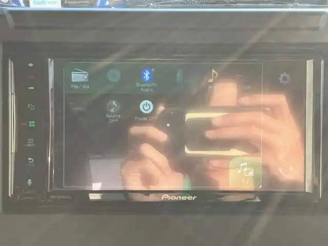 スズキ ジムニー シエラ JC 静岡県 2022(令4)年 6.7万km ジャングルグリーン 純正ディスプレイオーデイオ(CD/DVD/BT)/ドライブレコーダー360°/ETC/4WD/D席N席シートヒーター/エンジンスタートボタン/パワーステアリング/パワーウィンドウ/アイドリングストップ/スマートキー/オートエアコン/クルーズコントロール/USB入力端子/純正フロアマット/布シート/背面タイヤ/社外16インチアルミホイール/純正アルミホイール(サマータイヤ)車載/ABS/横滑り防止装置/レーンキープアシスト/盗難防止装置/オートライト/オートマチックハイビーム/ダウンヒルアシストコントロール/LEDヘッドライト/W+サイドエアバッグ/衝突軽減システム