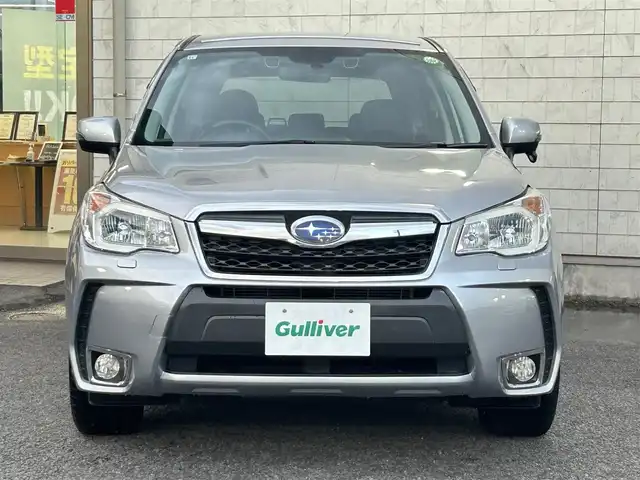 スバル フォレスター 2．0i－L アイサイト プラウドED 大分県 2015(平27)年 7.2万km アイスシルバーメタリック ・純正ナビ（CN-LR700D）/　ワンセグ・DVD/CD・Bluetooth・SD・ラジオ/・助手席回転シート/・アイサイト/　全車速追従機能付クルーズコントロール/　先行車発進お知らせ機能/　マルチファンクションディスプレイ/・プッシュエンジンスタート/・パワーシート/・ステアリングスイッチ/・ETC/・プリクラッシュセーフティシステム/・シートヒーターD席/・レーンキープアシスト/・横滑り制御システム/・ドライブレコーダー　SAA3060320/・純正17インチアルミホイル/・革巻きステアリング/・ウィンカーミラー/・リフトアップシート　N席/・ドアバイザー/・純正フロアマット/・取扱説明書/・保証書/・スペアキー１本
