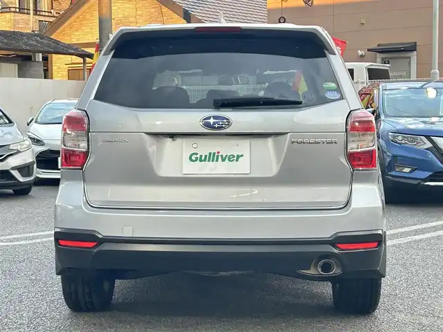 スバル フォレスター 2．0i－L アイサイト プラウドED 大分県 2015(平27)年 7.2万km アイスシルバーメタリック ・純正ナビ（CN-LR700D）/　ワンセグ・DVD/CD・Bluetooth・SD・ラジオ/・助手席回転シート/・アイサイト/　全車速追従機能付クルーズコントロール/　先行車発進お知らせ機能/　マルチファンクションディスプレイ/・プッシュエンジンスタート/・パワーシート/・ステアリングスイッチ/・ETC/・プリクラッシュセーフティシステム/・シートヒーターD席/・レーンキープアシスト/・横滑り制御システム/・ドライブレコーダー　SAA3060320/・純正17インチアルミホイル/・革巻きステアリング/・ウィンカーミラー/・リフトアップシート　N席/・ドアバイザー/・純正フロアマット/・取扱説明書/・保証書/・スペアキー１本