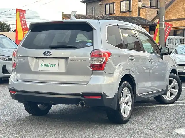 スバル フォレスター 2．0i－L アイサイト プラウドED 大分県 2015(平27)年 7.2万km アイスシルバーメタリック ・純正ナビ（CN-LR700D）/　ワンセグ・DVD/CD・Bluetooth・SD・ラジオ/・助手席回転シート/・アイサイト/　全車速追従機能付クルーズコントロール/　先行車発進お知らせ機能/　マルチファンクションディスプレイ/・プッシュエンジンスタート/・パワーシート/・ステアリングスイッチ/・ETC/・プリクラッシュセーフティシステム/・シートヒーターD席/・レーンキープアシスト/・横滑り制御システム/・ドライブレコーダー　SAA3060320/・純正17インチアルミホイル/・革巻きステアリング/・ウィンカーミラー/・リフトアップシート　N席/・ドアバイザー/・純正フロアマット/・取扱説明書/・保証書/・スペアキー１本