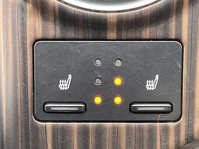 トヨタ カムリ G レザーパッケージ 長野県 2017(平29)年 11.8万km エモーショナルレッド 禁煙車/純正8インチナビ（CD/DVD/BD/フルセグTV/Bluetooth）/セーフティセンス/・プリクラッシュセーフティ/・レーントレーシングアシスト/・レーダークルーズコントロール/・オートマチックハイビーム/・ロードサインアシスト/・先行車発進告知機能/・ブラインドスポットモニター/・パーキングサポートブレーキ/バックカメラ/ビルトインETC/前席シートヒーター/前席パワーシート/ドライブレコーダー/ヘッドアップディスプレイ/革巻きステアリング/ステアリングスイッチ/電動パーキングブレーキ/ブレーキホールド/LEDヘッドライト/フォグランプ/オートライト/スマートキー/Pスタート/電動格納ミラー/純正18インチAW/純正フロアマット