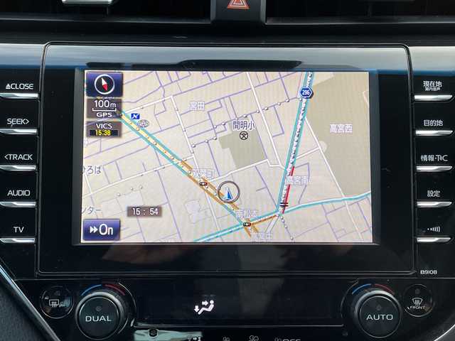 トヨタ カムリ G レザーパッケージ 長野県 2017(平29)年 11.8万km エモーショナルレッド 禁煙車/純正8インチナビ（CD/DVD/BD/フルセグTV/Bluetooth）/セーフティセンス/・プリクラッシュセーフティ/・レーントレーシングアシスト/・レーダークルーズコントロール/・オートマチックハイビーム/・ロードサインアシスト/・先行車発進告知機能/・ブラインドスポットモニター/・パーキングサポートブレーキ/バックカメラ/ビルトインETC/前席シートヒーター/前席パワーシート/ドライブレコーダー/ヘッドアップディスプレイ/革巻きステアリング/ステアリングスイッチ/電動パーキングブレーキ/ブレーキホールド/LEDヘッドライト/フォグランプ/オートライト/スマートキー/Pスタート/電動格納ミラー/純正18インチAW/純正フロアマット