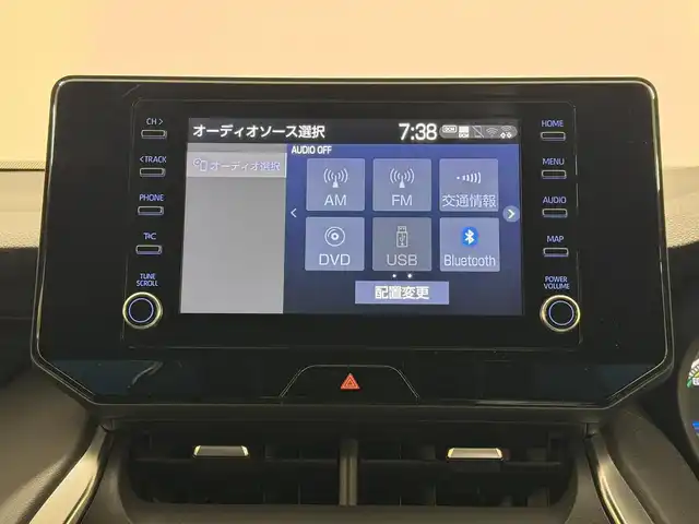 トヨタ ハリアー ハイブリッド G 三重県 2021(令3)年 3.5万km ホワイトパールクリスタルシャイン ハイブリッド/FF/MTモード付フロアCVT/純正 8インチ ディスプレイオーディオ/（AM/FM/Bluetooth/USB/iPod/CarPlay/AndroidAuto/Miracast/AUX）/バックガイドモニター/モデリスタエアロ（F/S/R下）/ドライブレコーダー 前後（デジタルミラー内蔵＋後付け）/ETC2.0/Toyota Safety Sense/●プリクラッシュセーフティ/●レーントレーシングアシスト/●レーダークルコン/●アダプティブハイビームシステム/●ロードサインアシスト/・先行車発進告知機能/・パーキングサポートブレーキ（前後静止物）/など/装備/・【OP】デジタルインナーミラー（前後録画機能付）/・パワーバックドア/・ハーフレザーシート/・パワーシート（D8way（2wayランバーサポート付））/・電動チルト・テレスコピックステアリング/・左右独立オートエアコン（ダイヤル型）/・オートワイパー/・電子パーキングブレーキ＆ブレーキホールド/・プッシュスタート/・純正18inAW/・保/・スマートキーx2/など