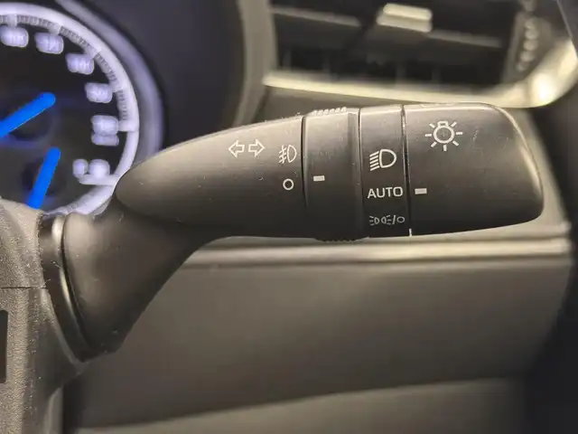 トヨタ ハリアー ハイブリッド G 三重県 2021(令3)年 3.5万km ホワイトパールクリスタルシャイン ハイブリッド/FF/MTモード付フロアCVT/純正 8インチ ディスプレイオーディオ/（AM/FM/Bluetooth/USB/iPod/CarPlay/AndroidAuto/Miracast/AUX）/バックガイドモニター/モデリスタエアロ（F/S/R下）/ドライブレコーダー 前後（デジタルミラー内蔵＋後付け）/ETC2.0/Toyota Safety Sense/●プリクラッシュセーフティ/●レーントレーシングアシスト/●レーダークルコン/●アダプティブハイビームシステム/●ロードサインアシスト/・先行車発進告知機能/・パーキングサポートブレーキ（前後静止物）/など/装備/・【OP】デジタルインナーミラー（前後録画機能付）/・パワーバックドア/・ハーフレザーシート/・パワーシート（D8way（2wayランバーサポート付））/・電動チルト・テレスコピックステアリング/・左右独立オートエアコン（ダイヤル型）/・オートワイパー/・電子パーキングブレーキ＆ブレーキホールド/・プッシュスタート/・純正18inAW/・保/・スマートキーx2/など