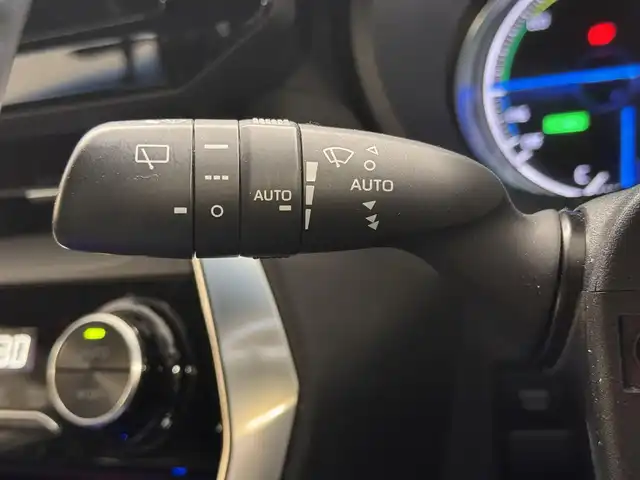 トヨタ ハリアー ハイブリッド G 三重県 2021(令3)年 3.5万km ホワイトパールクリスタルシャイン ハイブリッド/FF/MTモード付フロアCVT/純正 8インチ ディスプレイオーディオ/（AM/FM/Bluetooth/USB/iPod/CarPlay/AndroidAuto/Miracast/AUX）/バックガイドモニター/モデリスタエアロ（F/S/R下）/ドライブレコーダー 前後（デジタルミラー内蔵＋後付け）/ETC2.0/Toyota Safety Sense/●プリクラッシュセーフティ/●レーントレーシングアシスト/●レーダークルコン/●アダプティブハイビームシステム/●ロードサインアシスト/・先行車発進告知機能/・パーキングサポートブレーキ（前後静止物）/など/装備/・【OP】デジタルインナーミラー（前後録画機能付）/・パワーバックドア/・ハーフレザーシート/・パワーシート（D8way（2wayランバーサポート付））/・電動チルト・テレスコピックステアリング/・左右独立オートエアコン（ダイヤル型）/・オートワイパー/・電子パーキングブレーキ＆ブレーキホールド/・プッシュスタート/・純正18inAW/・保/・スマートキーx2/など