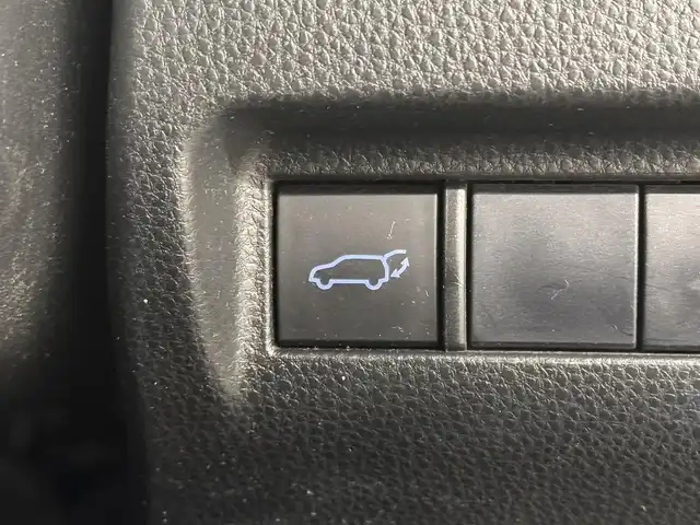 トヨタ ハリアー ハイブリッド G 三重県 2021(令3)年 3.5万km ホワイトパールクリスタルシャイン ハイブリッド/FF/MTモード付フロアCVT/純正 8インチ ディスプレイオーディオ/（AM/FM/Bluetooth/USB/iPod/CarPlay/AndroidAuto/Miracast/AUX）/バックガイドモニター/モデリスタエアロ（F/S/R下）/ドライブレコーダー 前後（デジタルミラー内蔵＋後付け）/ETC2.0/Toyota Safety Sense/●プリクラッシュセーフティ/●レーントレーシングアシスト/●レーダークルコン/●アダプティブハイビームシステム/●ロードサインアシスト/・先行車発進告知機能/・パーキングサポートブレーキ（前後静止物）/など/装備/・【OP】デジタルインナーミラー（前後録画機能付）/・パワーバックドア/・ハーフレザーシート/・パワーシート（D8way（2wayランバーサポート付））/・電動チルト・テレスコピックステアリング/・左右独立オートエアコン（ダイヤル型）/・オートワイパー/・電子パーキングブレーキ＆ブレーキホールド/・プッシュスタート/・純正18inAW/・保/・スマートキーx2/など