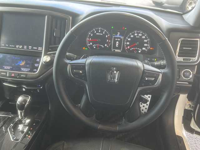 トヨタ クラウン アスリート G-T 秋田県 2015(平27)年 8.4万km ホワイトパールクリスタルシャイン 純正ナビ/・フルセグ/・CD/・DVD/・SD/・BT/・ラジオ/オートハイビーム/オートライト/オールオートウィンドウ/クルコン/サンルーフ/ステアリングスイッチ/電動格納ミラー/ビルトインETC/リアサンシェード/純正マット/前席シートヒーター、ベンチレーション/前席パワーシート/クリアランスソナー/セカンドシートサンシェード/純正フロアマット/社外AW組スタッドレス積載