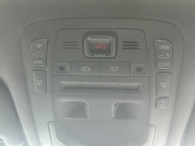 トヨタ クラウン アスリート G-T 秋田県 2015(平27)年 8.4万km ホワイトパールクリスタルシャイン 純正ナビ/・フルセグ/・CD/・DVD/・SD/・BT/・ラジオ/オートハイビーム/オートライト/オールオートウィンドウ/クルコン/サンルーフ/ステアリングスイッチ/電動格納ミラー/ビルトインETC/リアサンシェード/純正マット/前席シートヒーター、ベンチレーション/前席パワーシート/クリアランスソナー/セカンドシートサンシェード/純正フロアマット/社外AW組スタッドレス積載