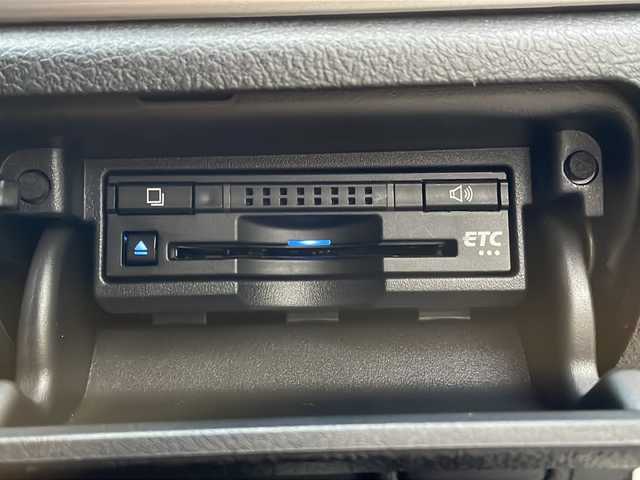 トヨタ クラウン アスリート G-T 秋田県 2015(平27)年 8.4万km ホワイトパールクリスタルシャイン 純正ナビ/・フルセグ/・CD/・DVD/・SD/・BT/・ラジオ/オートハイビーム/オートライト/オールオートウィンドウ/クルコン/サンルーフ/ステアリングスイッチ/電動格納ミラー/ビルトインETC/リアサンシェード/純正マット/前席シートヒーター、ベンチレーション/前席パワーシート/クリアランスソナー/セカンドシートサンシェード/純正フロアマット/社外AW組スタッドレス積載