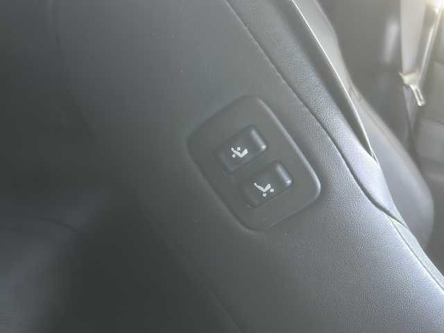 トヨタ クラウン アスリート G-T 秋田県 2015(平27)年 8.4万km ホワイトパールクリスタルシャイン 純正ナビ/・フルセグ/・CD/・DVD/・SD/・BT/・ラジオ/オートハイビーム/オートライト/オールオートウィンドウ/クルコン/サンルーフ/ステアリングスイッチ/電動格納ミラー/ビルトインETC/リアサンシェード/純正マット/前席シートヒーター、ベンチレーション/前席パワーシート/クリアランスソナー/セカンドシートサンシェード/純正フロアマット/社外AW組スタッドレス積載