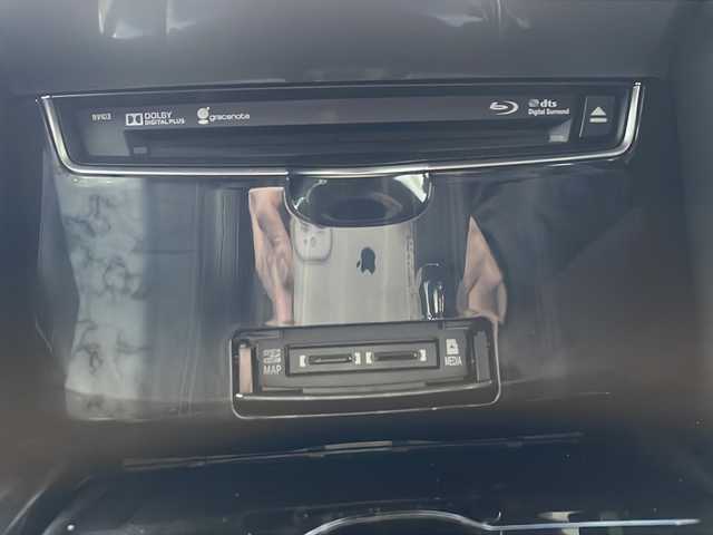 トヨタ クラウン アスリート G-T 秋田県 2015(平27)年 8.4万km ホワイトパールクリスタルシャイン 純正ナビ/・フルセグ/・CD/・DVD/・SD/・BT/・ラジオ/オートハイビーム/オートライト/オールオートウィンドウ/クルコン/サンルーフ/ステアリングスイッチ/電動格納ミラー/ビルトインETC/リアサンシェード/純正マット/前席シートヒーター、ベンチレーション/前席パワーシート/クリアランスソナー/セカンドシートサンシェード/純正フロアマット/社外AW組スタッドレス積載