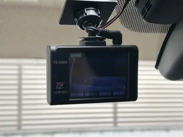 トヨタ Ｃ－ＨＲ G 大阪府 2019(令1)年 5万km ホワイトパールクリスタルシャイン OP　バックカメラ/OP　リヤクロストラフィックアラート/純正7インチSDナビ　/Bluetooth/CD/DVD/AM/FM/クルーズコントロール追従機能付き/アイドリングストップ/前後コーナーセンサー/ABS/横滑り防止機能/ブラインドスポットモニタ/オートLEDヘッドライト/フォグランプ/スペアキー×1/保証書/取扱説明書/記録簿　R7年6月　R6年6月　R5年5月　R4年6月