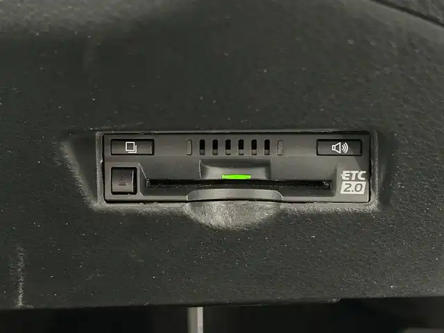 トヨタ Ｃ－ＨＲ G 大阪府 2019(令1)年 5万km ホワイトパールクリスタルシャイン OP　バックカメラ/OP　リヤクロストラフィックアラート/純正7インチSDナビ　/Bluetooth/CD/DVD/AM/FM/クルーズコントロール追従機能付き/アイドリングストップ/前後コーナーセンサー/ABS/横滑り防止機能/ブラインドスポットモニタ/オートLEDヘッドライト/フォグランプ/スペアキー×1/保証書/取扱説明書/記録簿　R7年6月　R6年6月　R5年5月　R4年6月