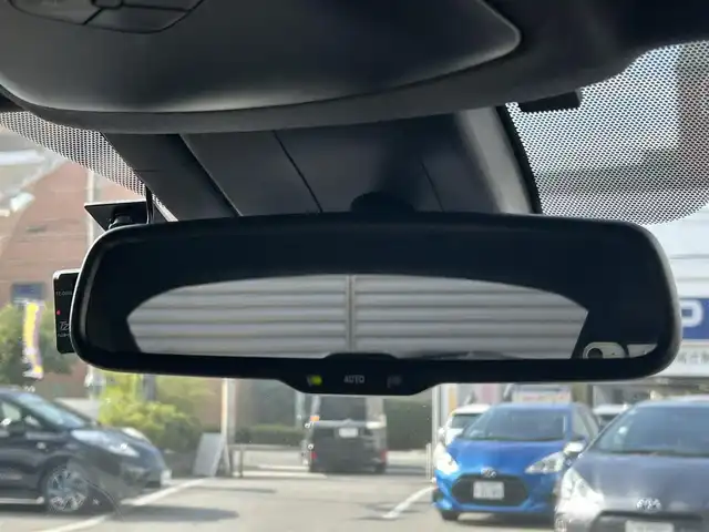 トヨタ Ｃ－ＨＲ G 大阪府 2019(令1)年 5万km ホワイトパールクリスタルシャイン OP　バックカメラ/OP　リヤクロストラフィックアラート/純正7インチSDナビ　/Bluetooth/CD/DVD/AM/FM/クルーズコントロール追従機能付き/アイドリングストップ/前後コーナーセンサー/ABS/横滑り防止機能/ブラインドスポットモニタ/オートLEDヘッドライト/フォグランプ/スペアキー×1/保証書/取扱説明書/記録簿　R7年6月　R6年6月　R5年5月　R4年6月