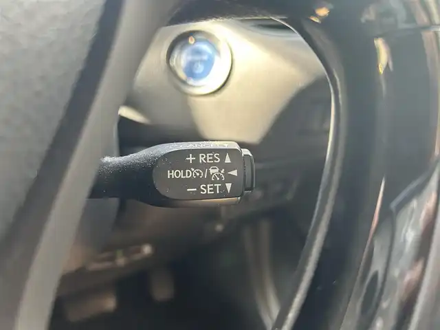 トヨタ Ｃ－ＨＲ G 大阪府 2019(令1)年 5万km ホワイトパールクリスタルシャイン OP　バックカメラ/OP　リヤクロストラフィックアラート/純正7インチSDナビ　/Bluetooth/CD/DVD/AM/FM/クルーズコントロール追従機能付き/アイドリングストップ/前後コーナーセンサー/ABS/横滑り防止機能/ブラインドスポットモニタ/オートLEDヘッドライト/フォグランプ/スペアキー×1/保証書/取扱説明書/記録簿　R7年6月　R6年6月　R5年5月　R4年6月