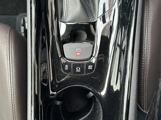 トヨタ Ｃ－ＨＲ G 大阪府 2019(令1)年 5万km ホワイトパールクリスタルシャイン OP　バックカメラ/OP　リヤクロストラフィックアラート/純正7インチSDナビ　/Bluetooth/CD/DVD/AM/FM/クルーズコントロール追従機能付き/アイドリングストップ/前後コーナーセンサー/ABS/横滑り防止機能/ブラインドスポットモニタ/オートLEDヘッドライト/フォグランプ/スペアキー×1/保証書/取扱説明書/記録簿　R7年6月　R6年6月　R5年5月　R4年6月