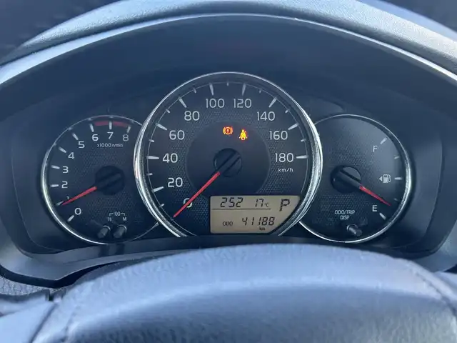 トヨタ カローラ アクシオ 1．5G 長崎県 2012(平24)年 4.2万km ホワイトパールクリスタルシャイン ワンオーナー/純正CD/ETC/横滑り防止/電動格納ミラー/ヘッドライトレベライザー/リモコンキー