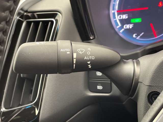 トヨタ クラウン ハイブリッド RS アドバンス 千葉県 2019(令1)年 1万km ホワイトパールクリスタルシャイン 純正SDナビ【AM/FM/BT/TV/CD/DVD】/ブラインドスポットモニター/パワーシート【運転席側+助手席側】/シートメモリー/電動格納ミラー/横滑り防止装置/レーンキープアシスト/衝突被害軽減システム/クルーズコントロール追従機能有/ビルトインETC2.0 /バックカメラ/革ステアリング/オートワイパー/オートライト/オートマチックハイビーム/ブレーキホールド/スペアキー