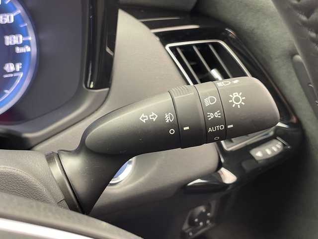 トヨタ クラウン ハイブリッド RS アドバンス 千葉県 2019(令1)年 1万km ホワイトパールクリスタルシャイン 純正SDナビ【AM/FM/BT/TV/CD/DVD】/ブラインドスポットモニター/パワーシート【運転席側+助手席側】/シートメモリー/電動格納ミラー/横滑り防止装置/レーンキープアシスト/衝突被害軽減システム/クルーズコントロール追従機能有/ビルトインETC2.0 /バックカメラ/革ステアリング/オートワイパー/オートライト/オートマチックハイビーム/ブレーキホールド/スペアキー