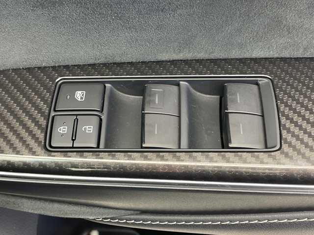 トヨタ クラウン ハイブリッド RS アドバンス 千葉県 2019(令1)年 1万km ホワイトパールクリスタルシャイン 純正SDナビ【AM/FM/BT/TV/CD/DVD】/ブラインドスポットモニター/パワーシート【運転席側+助手席側】/シートメモリー/電動格納ミラー/横滑り防止装置/レーンキープアシスト/衝突被害軽減システム/クルーズコントロール追従機能有/ビルトインETC2.0 /バックカメラ/革ステアリング/オートワイパー/オートライト/オートマチックハイビーム/ブレーキホールド/スペアキー