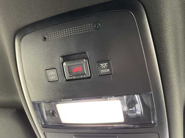 トヨタ クラウン ハイブリッド RS アドバンス 千葉県 2019(令1)年 1万km ホワイトパールクリスタルシャイン 純正SDナビ【AM/FM/BT/TV/CD/DVD】/ブラインドスポットモニター/パワーシート【運転席側+助手席側】/シートメモリー/電動格納ミラー/横滑り防止装置/レーンキープアシスト/衝突被害軽減システム/クルーズコントロール追従機能有/ビルトインETC2.0 /バックカメラ/革ステアリング/オートワイパー/オートライト/オートマチックハイビーム/ブレーキホールド/スペアキー