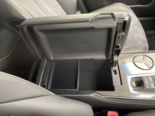 トヨタ クラウン ハイブリッド RS アドバンス 千葉県 2019(令1)年 1万km ホワイトパールクリスタルシャイン 純正SDナビ【AM/FM/BT/TV/CD/DVD】/ブラインドスポットモニター/パワーシート【運転席側+助手席側】/シートメモリー/電動格納ミラー/横滑り防止装置/レーンキープアシスト/衝突被害軽減システム/クルーズコントロール追従機能有/ビルトインETC2.0 /バックカメラ/革ステアリング/オートワイパー/オートライト/オートマチックハイビーム/ブレーキホールド/スペアキー