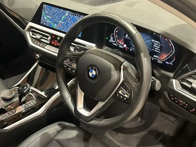 ＢＭＷ ３２０ｄ xDrive 道央・札幌 2019(令1)年 3.4万km サファイアブラックP メタリックペイント/ハイラインパッケージ/　・ヴァーネスカレザーシート/　・ランバーサポート/　・BMWIndividualエクステリアライン/パーキングアシストプラス/　・トップビュー+３Dビュー/サイドビューカメラ/PDC/プラスパッケージ/　・ハイグロスブラックインテリアトリム/　・アンビエントライト/　・LEDフォグ/ドライビングアシストプロフェッショナル/アダプティブLEDヘッドライト/純正HDDナビ/　・Bluetooth/USB/ワイヤレスチャージング