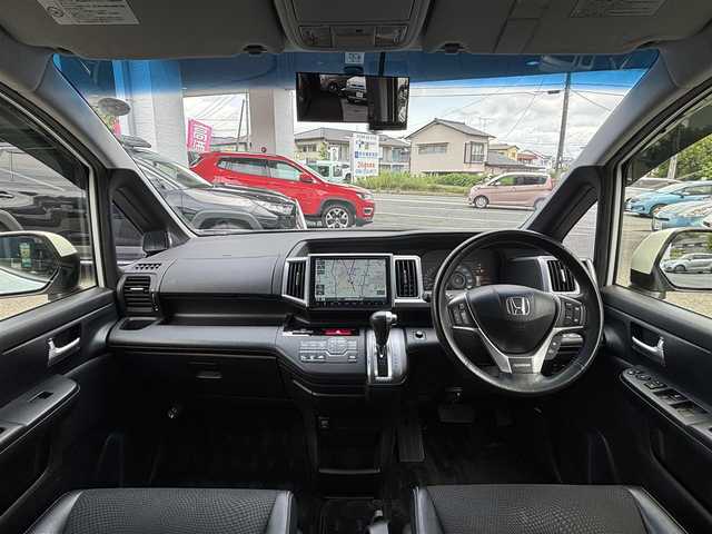 ホンダ ステップワゴン スパーダ Z クールスピリット 熊本県 2015(平27)年 12.6万km ホワイトオーキッドパール 純正メモリナビ(VXA-155VFNi)/【フルセグTV/SD/CD/DVD/Bluetooth】/バックカメラ/両側パワースライドドア/クルーズコントロール/ハーフレザーシート/パドルシフト/オートLEDライト/純正17インチアルミホイール/ビルトインETC/ドライブレコーダー(ZDR-015)/アイドリングストップ/横滑り防止装置/盗難防止装置/純正フロアマット/スマートキー/三列シート/ウォークスルー/取扱説明書
