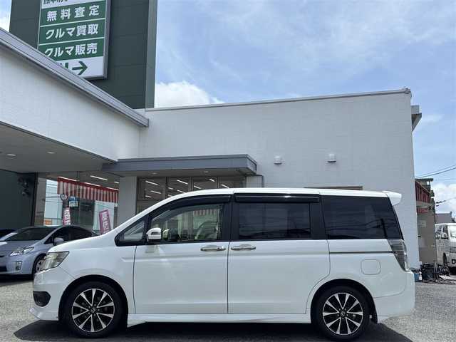 ホンダ ステップワゴン スパーダ Z クールスピリット 熊本県 2015(平27)年 12.6万km ホワイトオーキッドパール 純正メモリナビ(VXA-155VFNi)/【フルセグTV/SD/CD/DVD/Bluetooth】/バックカメラ/両側パワースライドドア/クルーズコントロール/ハーフレザーシート/パドルシフト/オートLEDライト/純正17インチアルミホイール/ビルトインETC/ドライブレコーダー(ZDR-015)/アイドリングストップ/横滑り防止装置/盗難防止装置/純正フロアマット/スマートキー/三列シート/ウォークスルー/取扱説明書