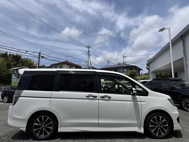 ホンダ ステップワゴン スパーダ Z クールスピリット 熊本県 2015(平27)年 12.6万km ホワイトオーキッドパール 純正メモリナビ(VXA-155VFNi)/【フルセグTV/SD/CD/DVD/Bluetooth】/バックカメラ/両側パワースライドドア/クルーズコントロール/ハーフレザーシート/パドルシフト/オートLEDライト/純正17インチアルミホイール/ビルトインETC/ドライブレコーダー(ZDR-015)/アイドリングストップ/横滑り防止装置/盗難防止装置/純正フロアマット/スマートキー/三列シート/ウォークスルー/取扱説明書