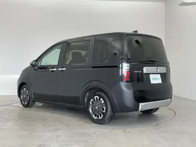 ホンダ フリード クロスター 埼玉県 2025(令7)年 0.1万km未満 クリスタルブラックパール 登録済未使用車　純正９インチナビ　バックカメラ　ＢＳＩ　アダクティブクルーズコントロール　両側パワースライドドア　シートヒーター　ＬＥＤライト　サーキュレーター　オートライト　地デジＴＶ