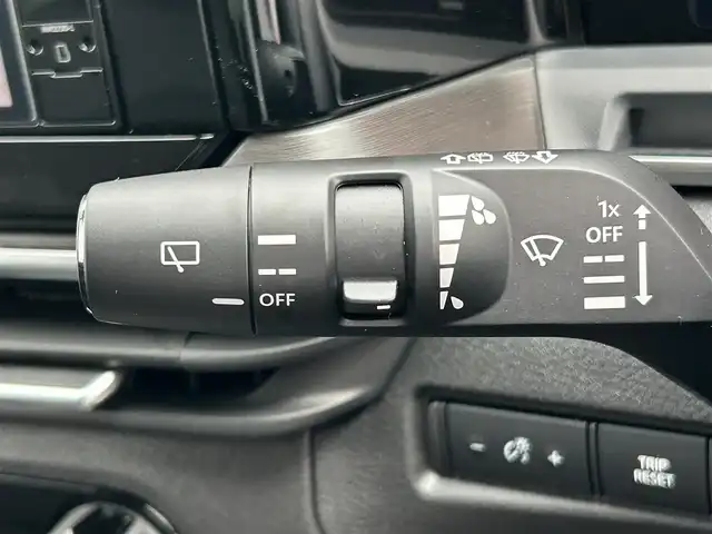 日産 オーラ G レザーエディション 和歌山県 2024(令6)年 0.4万km ピュアホワイトパール 純正ナビ/フルセグTV/アラウンドビューモニター/デジタルインナーミラー/（BT/USB/MSV)/エマージェンシーブレーキ/レーンキープ/ブラインドスポットモニター/横滑り防止装置/ドライブレコーダー/ETC/純正フロアマット/純正アルミホイール/LEDヘッドライト/フォグランプ/オートライト/オートマチックハイビーム