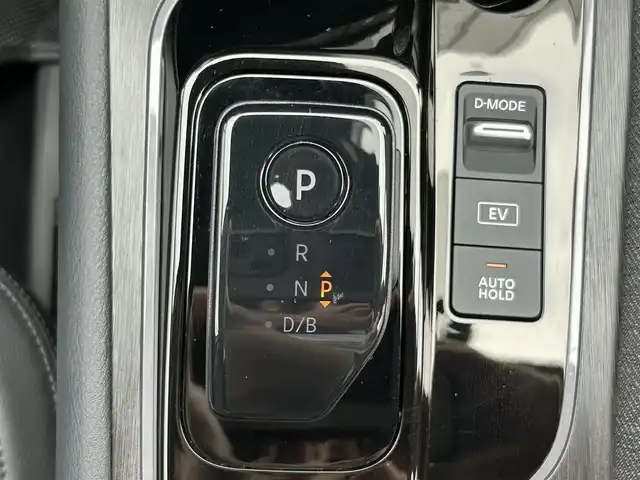 日産 オーラ G レザーエディション 和歌山県 2024(令6)年 0.4万km ピュアホワイトパール 純正ナビ/フルセグTV/アラウンドビューモニター/デジタルインナーミラー/（BT/USB/MSV)/エマージェンシーブレーキ/レーンキープ/ブラインドスポットモニター/横滑り防止装置/ドライブレコーダー/ETC/純正フロアマット/純正アルミホイール/LEDヘッドライト/フォグランプ/オートライト/オートマチックハイビーム