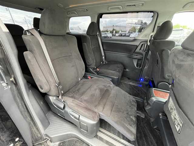 トヨタ ヴェルファイア 2．4Z プラチナセレクションⅡ 道央・札幌 2010(平22)年 15.4万km ブラック ４WD/純正メーカーナビ/CD/DVD/BT/フルセグ/純正フリップダウンモニター/横滑り防止装置/クリアランスソナー/バックカメラ/ビルトインETC/センターデフロック/両側パワースライドドア/パワーバックドア/2列目オットマン/革巻きウッドコンビステアリング/ステアリングリモコン/AC100V/MTモード付AT/プッシュスタート/スマートキー/HIDヘッドライト/オートライト/フォグランプ/電動格納ミラー/ウィンカーミラー/純正フロアマット/ドアバイザー/純正AW付夏タイヤ積込/235/50/R18/2018年/山5mm