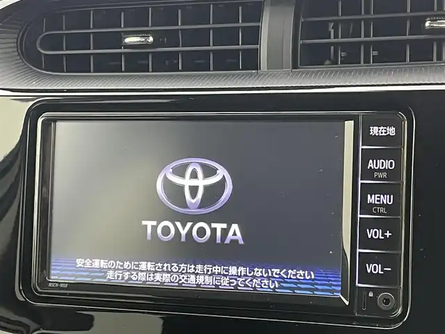 トヨタ アクア S スタイルブラック 岡山県 2021(令3)年 4万km ホワイトパールクリスタルシャイン パノラミックビューモニター/純正ナビ/【Bluetooth/TV】/衝突軽減ブレーキシステム/ビルトインＥＴＣ/ＬＥＤヘッドライト＆LEDフォグランプ/オートハイビーム　/オートライト/純正ドライブレコーダー（前後）/アイドリングストップ/プッシュスタート/踏み間違い防止/ISOFIX/ステアリングスイッチ/チルトステアリング/シートリフター/ウインカーミラー/ドアバイザー/スマートキー×2/取扱説明書/新車保証書/ナビ取扱説明書