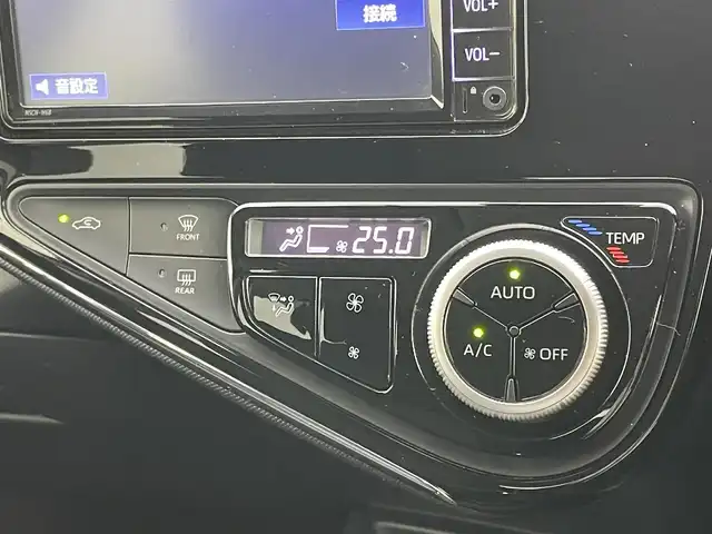 トヨタ アクア S スタイルブラック 岡山県 2021(令3)年 4万km ホワイトパールクリスタルシャイン パノラミックビューモニター/純正ナビ/【Bluetooth/TV】/衝突軽減ブレーキシステム/ビルトインＥＴＣ/ＬＥＤヘッドライト＆LEDフォグランプ/オートハイビーム　/オートライト/純正ドライブレコーダー（前後）/アイドリングストップ/プッシュスタート/踏み間違い防止/ISOFIX/ステアリングスイッチ/チルトステアリング/シートリフター/ウインカーミラー/ドアバイザー/スマートキー×2/取扱説明書/新車保証書/ナビ取扱説明書